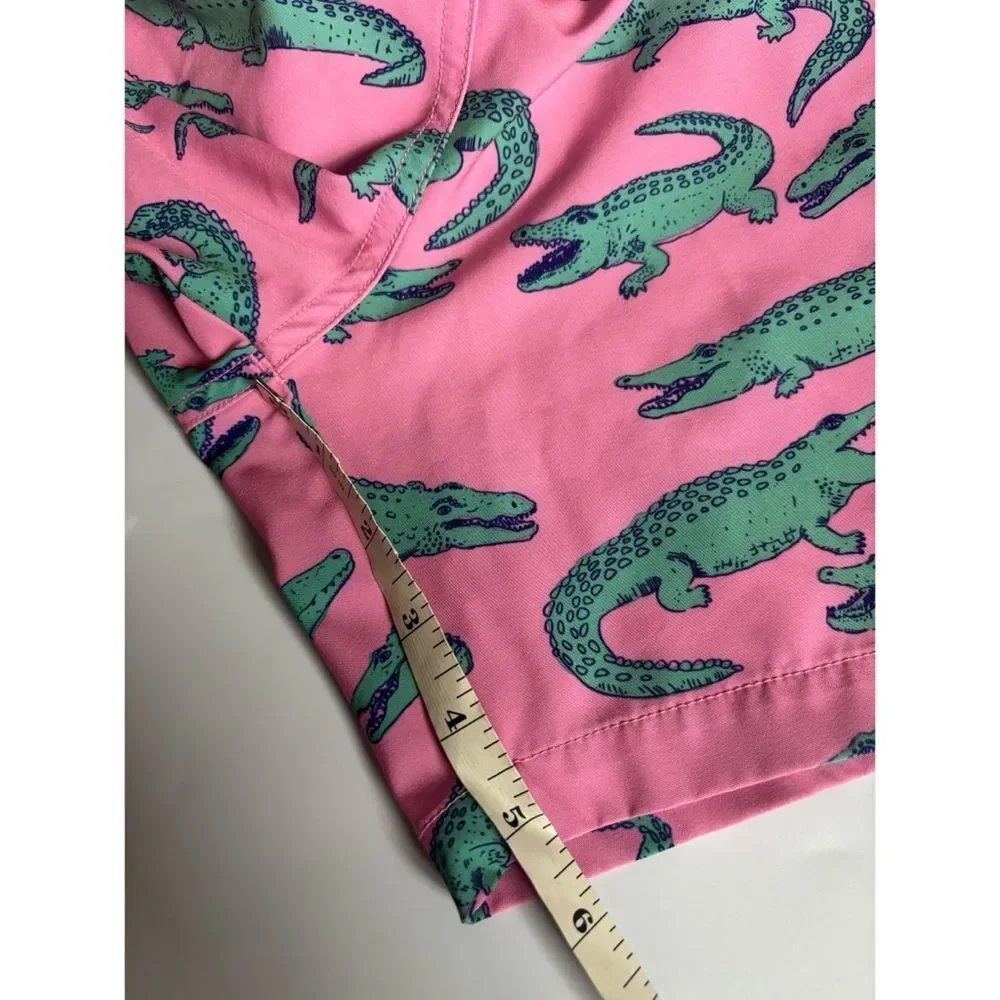 Chubbies The Glades Classic Swim Trunk 5.5” in Pink Alligator Size L